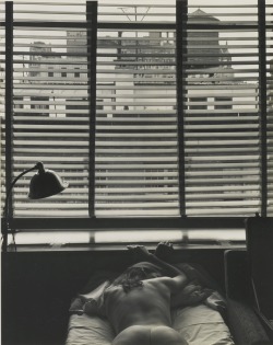 wandrlust:  New York Interior, 1941 — Edward Weston 