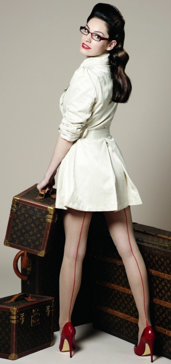 alternative-pinup:Alternative Model lingerie-pinup.blogspot.com/Prepare my luggage.