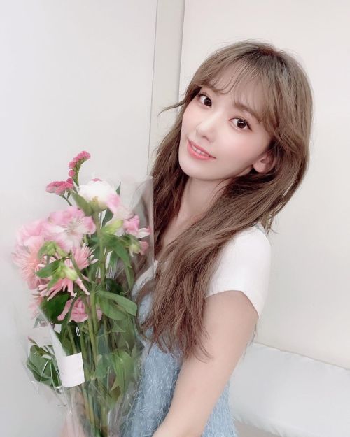 soimort:Sakura Miyawaki - Instagram - Fri 21 May 2021   怒涛の撮影週間楽しかったです！ みんなのおかげでこうやって沢山のお仕事ができています！本当にありがとう💗It’s been a fun week of photo shooting!Thanks