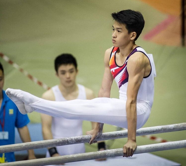 schoolboyboy:Keason lim the cutest Boy of Singapore national gymnastics team hehe.