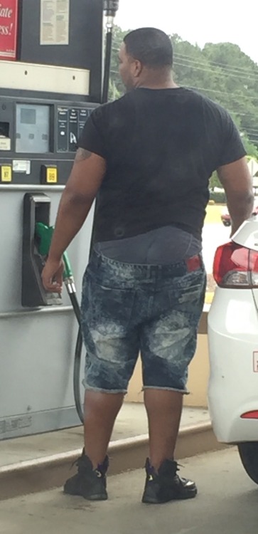 imathyckboy:  sexyc123:  dachocolatefactory:  tmckenzie85:  Thick ass FUCK sexy redbone at gas station in Southwest ATL 