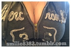 smilie8382:  This hoodie is a little snug