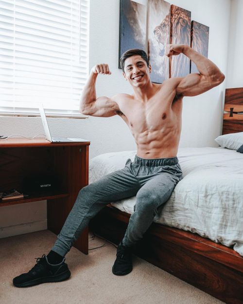 thehottestmenaround: Isaac Ramirezwww.instagram.com/isaacbramirez/