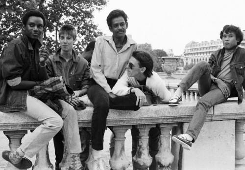 Friends, Gay & Lesbian Pride Parade, Paris, France, June 1982. Photo © Jearld Moldenhauer. #lgbt