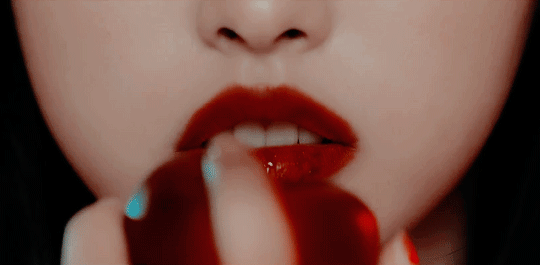 loonagurls:  egoist teaser