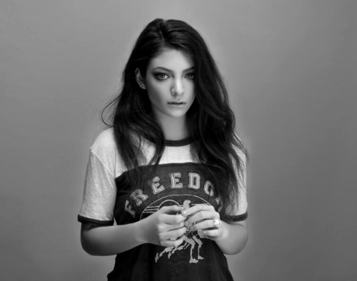 fran-cee:  fuck party  REBLOG  36 plays   Kiwi Singer/Song writer. Lorde.