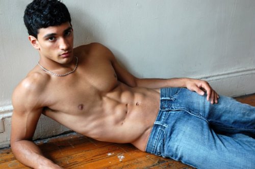 Andres Gutierrez by Samuel Zakuto 