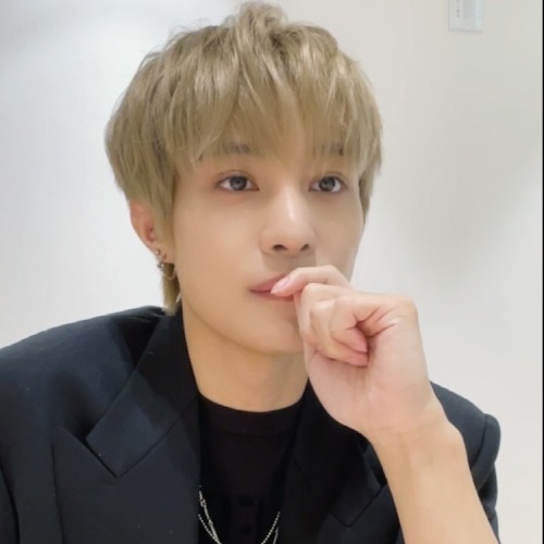 Low Quality Yangyang Icons From His Birthday Live