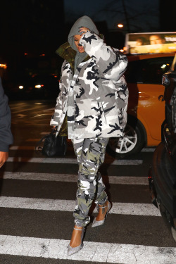celebsofcolor:  Rihanna out in NYC