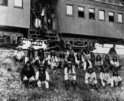 historicaltimes:  Band of Apache Indian prisoners