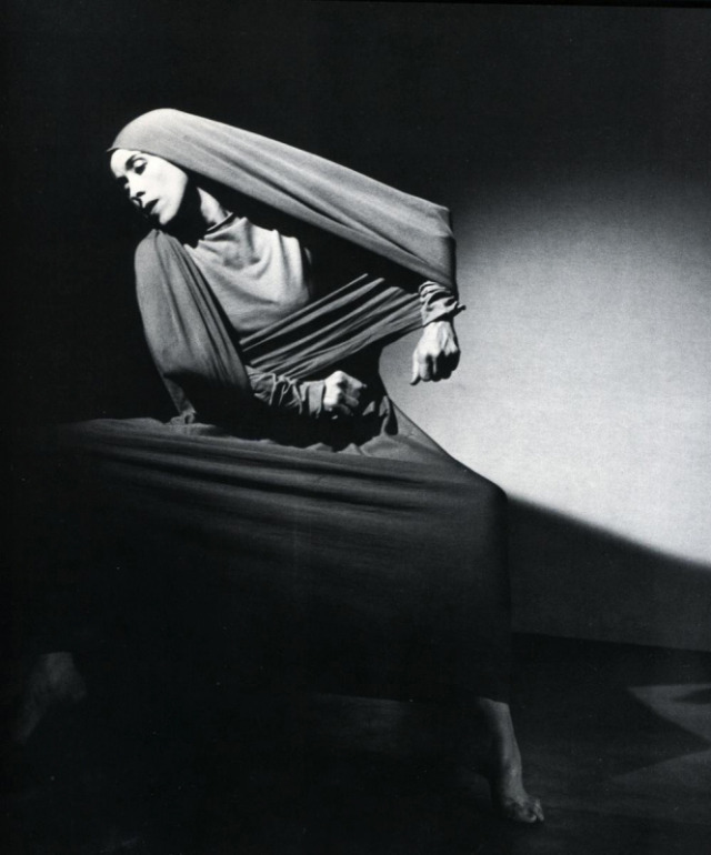 Martha Graham, Lamentation (Oblique), Photo by Barbara Morgan, 1935 #barbara morgan#martha graham