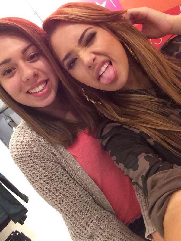jasminev-news:  October 2nd: More pictures of Jasmine meeting some fans at Macy’s