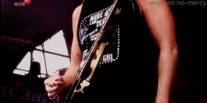evil-has-no-mercy:  Jeff Hanneman - 2005