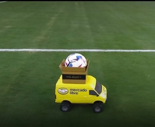 COPA AMERICA HAS A LITTLE CAR TO BRING THE BALL IN