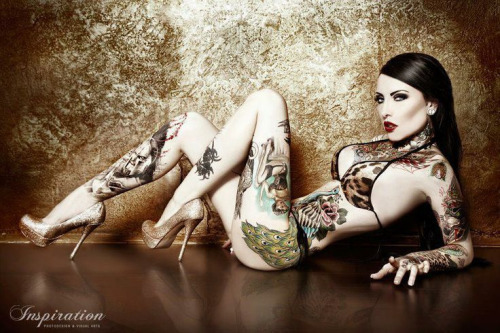 Sexy tattooed babes