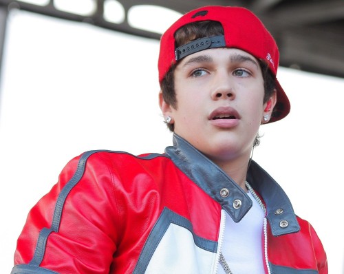 austin mahone … positively delicious …  Tommy / tumblr Tj