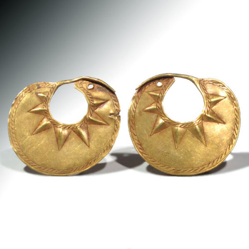 archaicwonder:Sumerian Gold Earrings, 2500-2200 BC