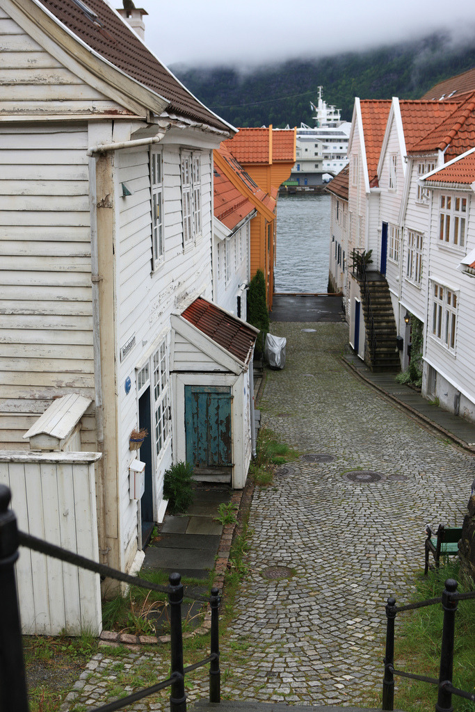 breathtakingdestinations:   	Bergen - Norway (by cliff hellis) 