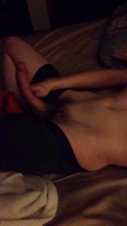 straight-bro: she heard the ting bend like banana