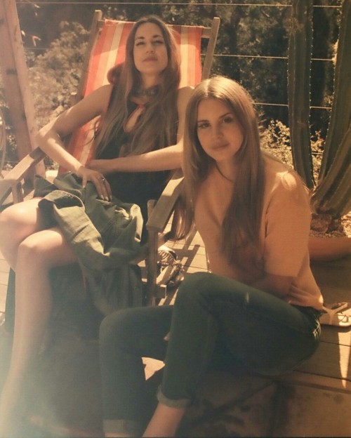 lanadelreymag:Lana Del Rey and her sister Chuck Grant in L.A. June 30, 2016.