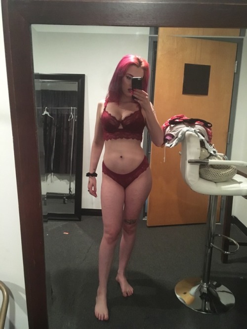 positively-nudity:  Behind the scenes of my shoot 😋😛  DM me to donate to my GoFundMe // Buy my snap to see more explicit content // Don’t repost without credit