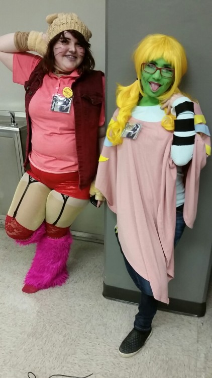 some of the amazing cosplays from etsucon! the mettaton is @kittumgirl, burgerpants is @merely-will,