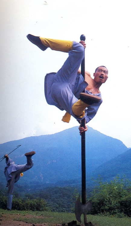 Porn photo taichi-kungfu:  Awesome Shaolin kung fu!! Shaolin