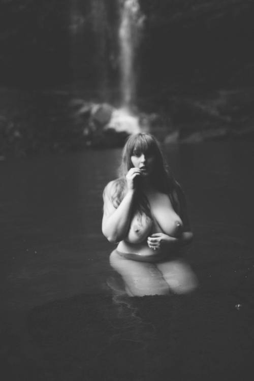 nicolenudes:  Photographer: Nigel Manchester  