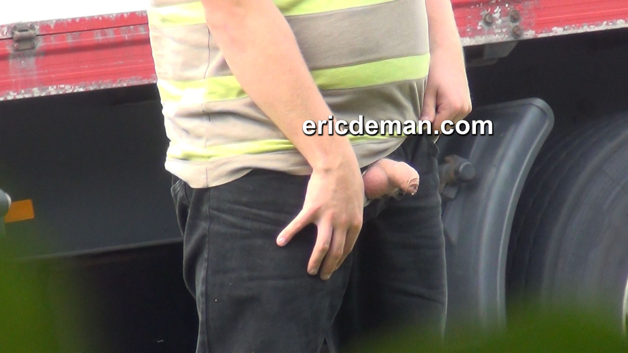 peeking-out-males:  edemansmalesportsblog:  some of the latest truckers and drivers