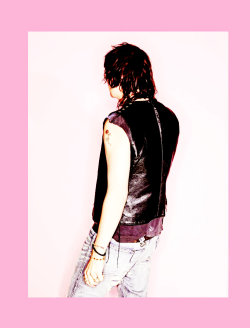  ↳ Julian Casablancas for L’Officiel