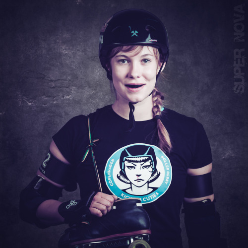 COPENHAGEN ROLLER DERBY PORTRÆT (ROD CLEMEN) By Ana V. Francés  1.  How did y