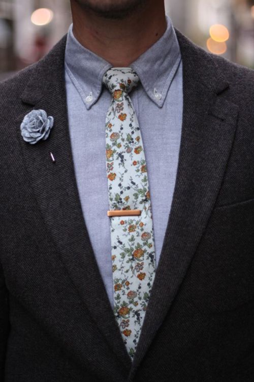 preludetoreality: Floral Tie Source