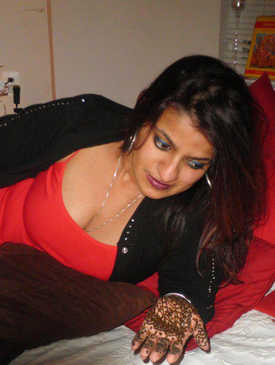 marriedladies:  hOT AND BEAUTIFUL BHABI JI