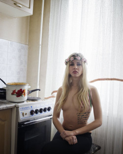 sophiebutcher:  Guillaume Herbaut’s series The New Amazons