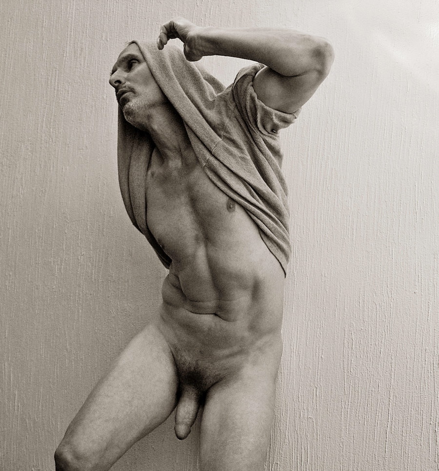 indianatractorboy:  maleposers:  Dance of the rebellious pullover   indianatractorboy