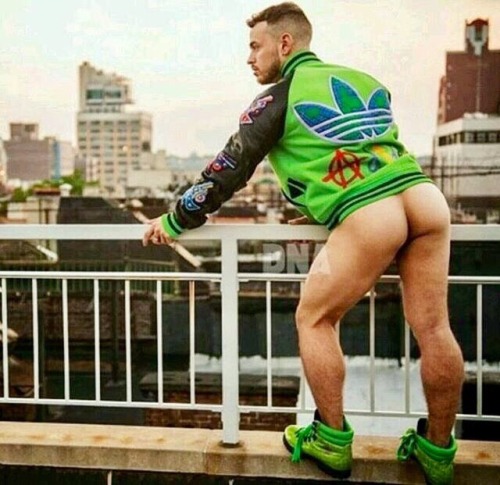 butt-boys: That view! Hot Naked Male Celebs here.Love butts? Follow Butt Boys at:butt-boys.tu