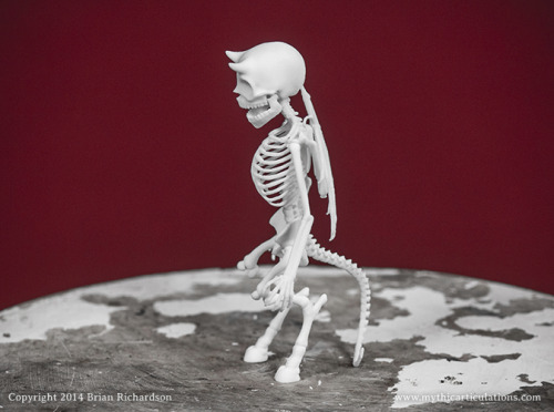 mythicarticulations: Imp skeleton product shots. This one printed beautifully, and balances perfect