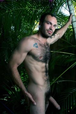 male-naturism-and-nudism: hairymen-lovers: