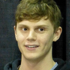 petericonsz:  Evan peters icons