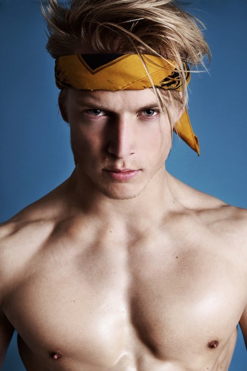 handsomemales:  thor bülow by deon jackson 