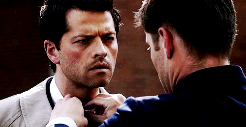 castielsgracex:danandplatonicphil:Ok so i have this theory. You know when Dean and Cas look at each 