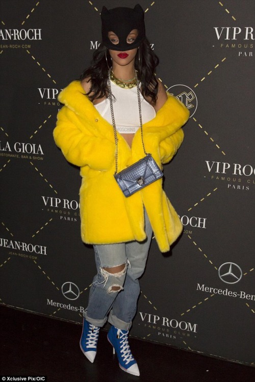 psychopapi: Rihanna’s Mink Coat game is unmatched