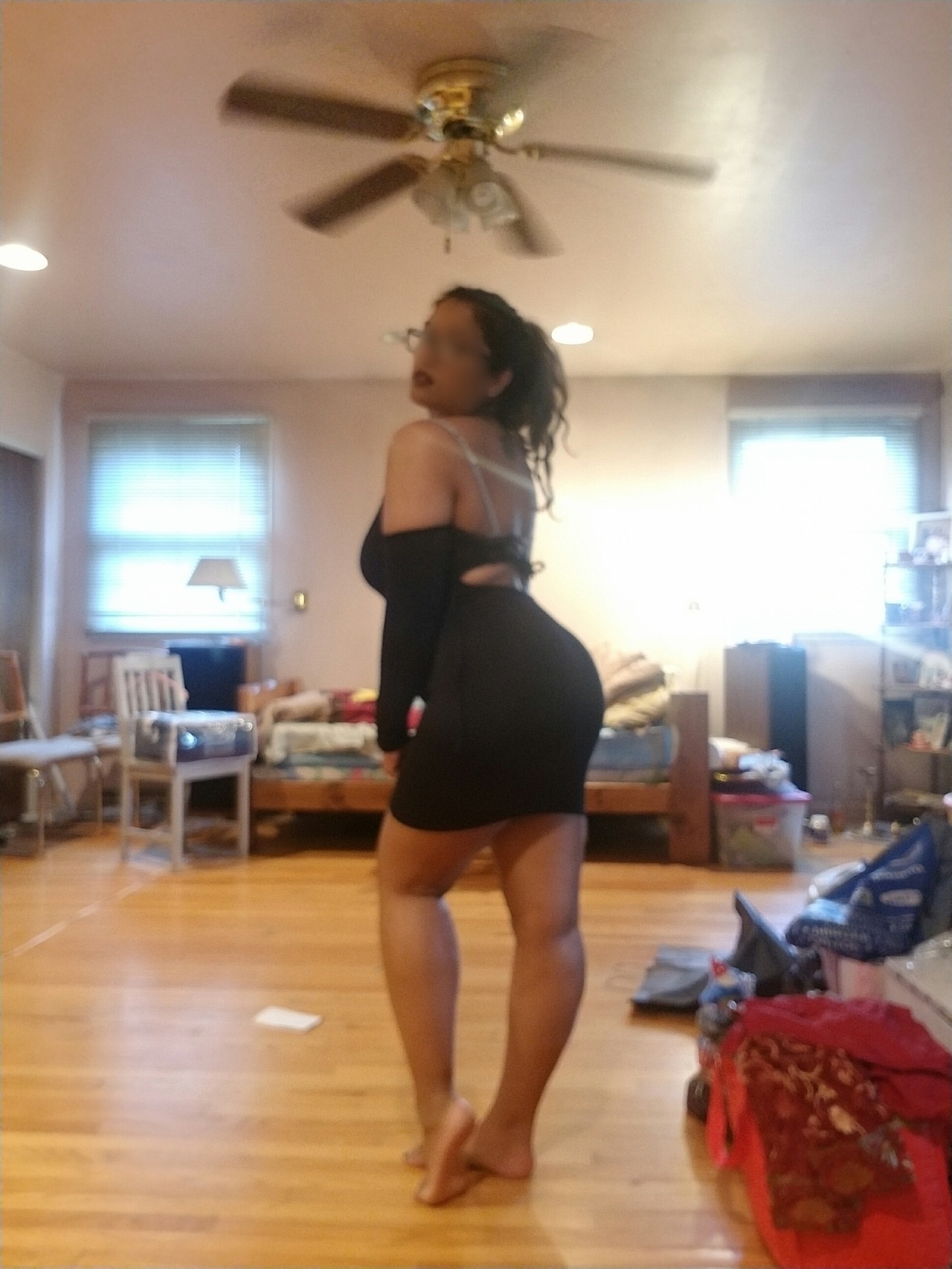 midnightsexcapades:  You guys like my new dress? ;)  I suppose I’m ready to go