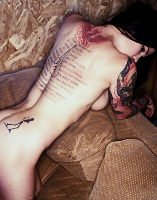 inkedhotbabes:  If you love the look of this hot redhead selfshot hottie then why