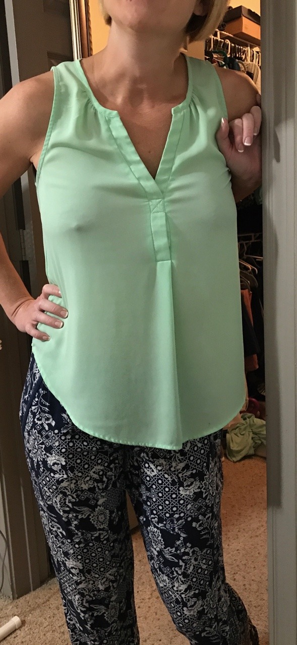 toomuchtosayoutloud:  Getting ready for work. Love to watch.