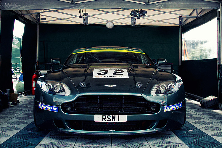 sssz-photo:   Aston Martin AMV8 GT3 