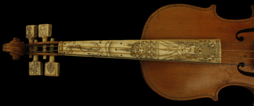 ltwilliammowett:  Naval themed scrimshaw violin and with case, possibly made by Daniel Weeks 1835-18