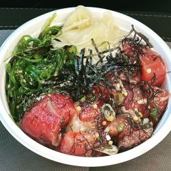 New-to-me poke place in Nuuanu, next to Starbucks