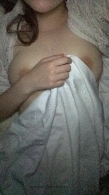 rnekitty:  9:34AM / you wont see my boobs often bc i dislike them but here