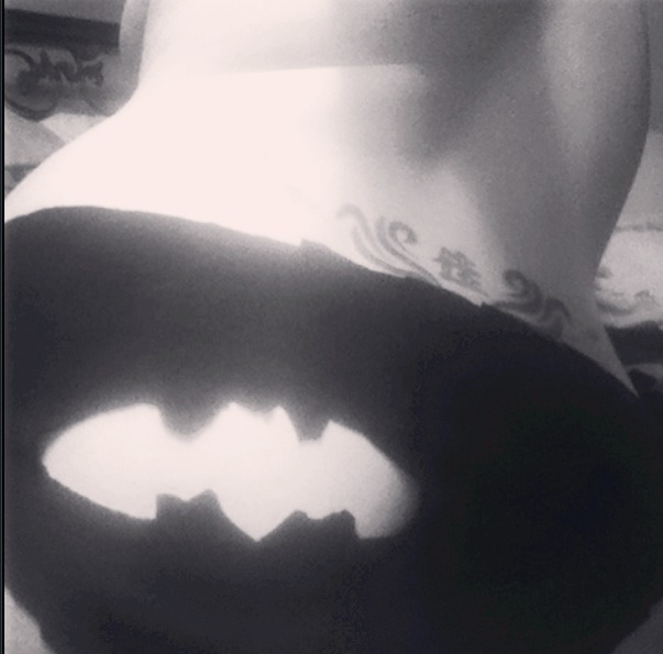purplehazen:  Just for you @crimsonbat, this hole is for you (;  A bat shaped hole&hellip;